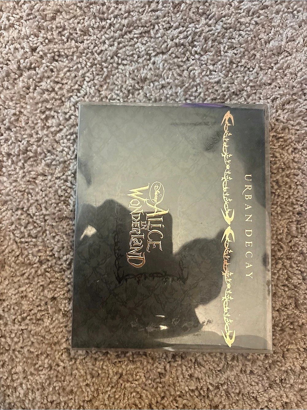 RARE! Urban Decay Alice in Wonderland Book of Shadows Eyeshadow Palette Multicol - Picture 3 of 5